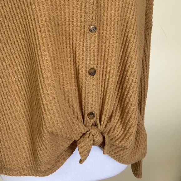 SOLD 💎 American Eagle Waffle Knit Button Up Top XS SMALL - Picture 7 of 13
